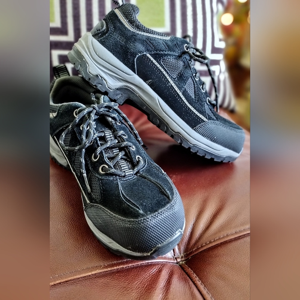 Die hard steel toe women's sneaker Work boots size 7